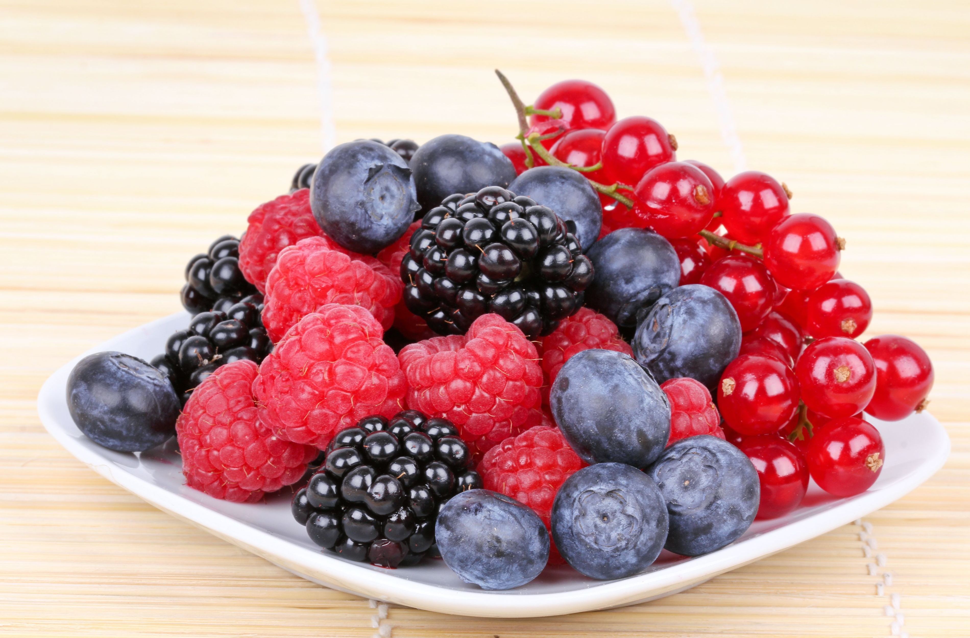 еда ягоды малина черника food berries raspberry blueberries скачать