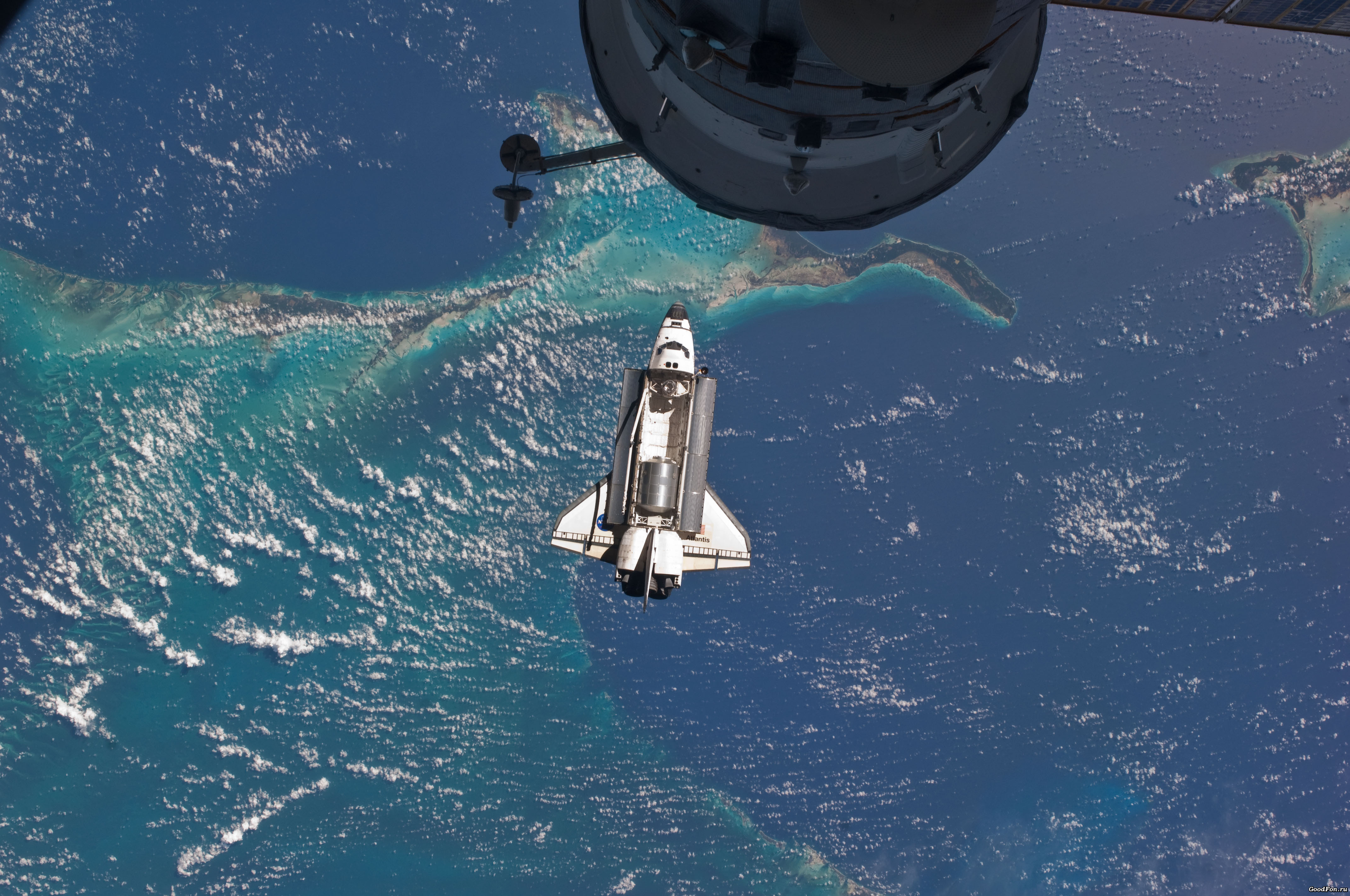 Фото космического корабля в космосе. Шаттл Атлантис. Спейс шаттл космический корабль. Атлантис космический аппарат. Космический шаттл NASA.